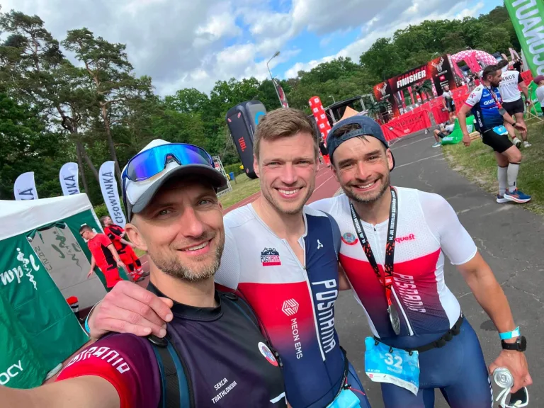 JBL Triathlon Sierak&oacute;w 2026 &ndash; podium OPEN, walka z przeciwnościami i prawdziwy duch triathlonu 🔥🏊&zwj;♂️🚴&zwj;♂️🏃&zwj;♂️